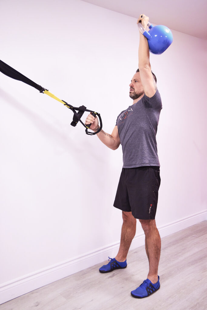 Suspension Trainer Squat 
to Overhead Press 3