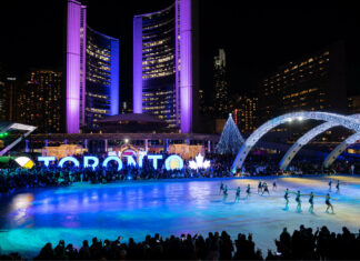 Nathan Phillips Square, Toronto, Ontario